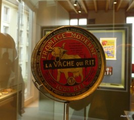 La première boite de Vache qui rit / Maison de La vache qui rit © db