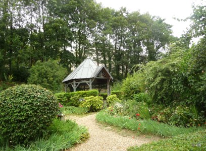 Folie Huvé, le Kiosque dans le jardin © db