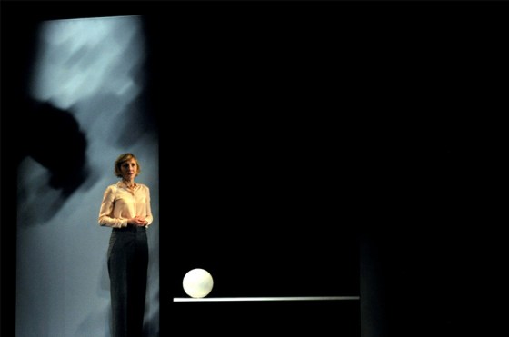 Nathalie Richard dans "Nuits blanches", théâtre de l'Oeuvre, décembre 2014 © Dunnara Meas