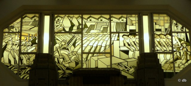 Jacques Gruber, vitraux sur le thème de l'agriculture et de l'industrie, ministère des Affaires sociales, Paris © db