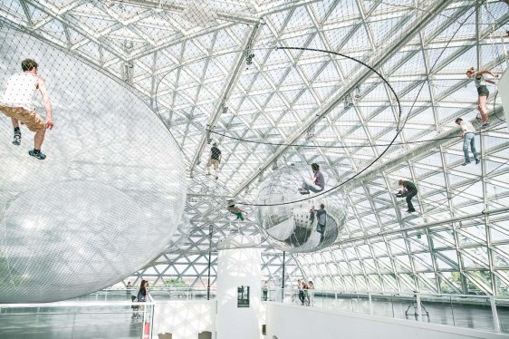Tomás Saraceno, "In orbit" 2013 © T. Saraceno