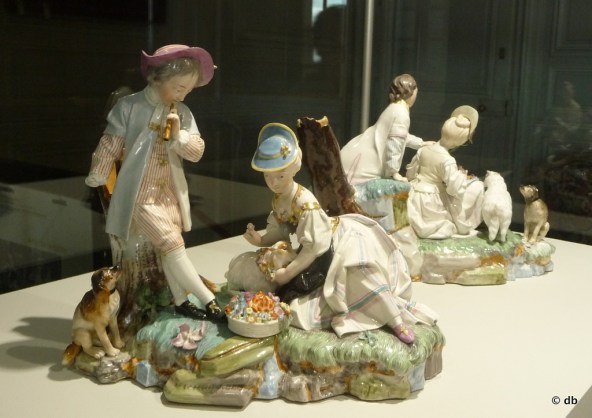 "Scène galante", porcelaine dure, (manufacture de Hoescht) faisant certainement partie d'un surtout de table © Rmn/musée de la Renaissance/photo db