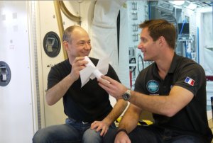 Eduardo Kac et thomas Pesquet à l'ESA à Cologne/17 juin 2016 Photo Virgile Novarina